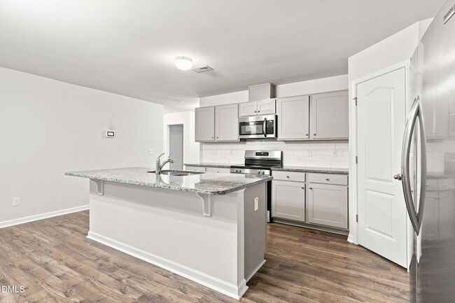 Photo - 195 Bracknell Ln