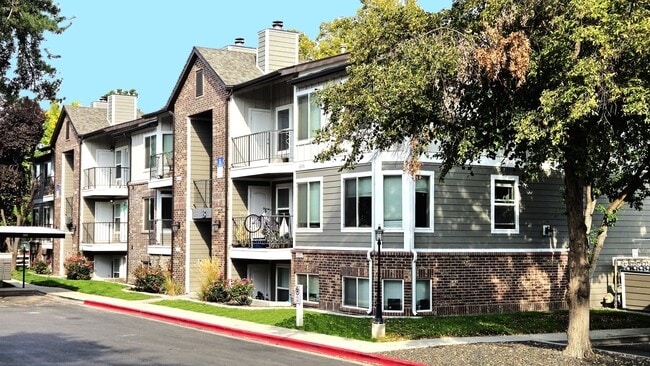 Building Photo - The Springs of Royal Oaks