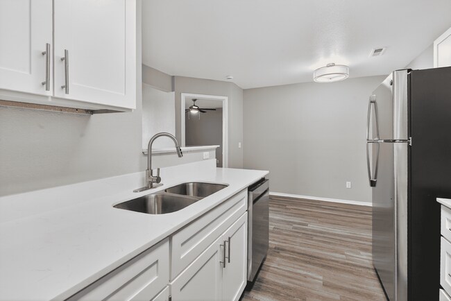 Kitchen - 412 Crossing