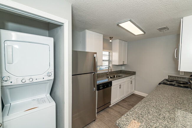 Photo - Seaside Apartments