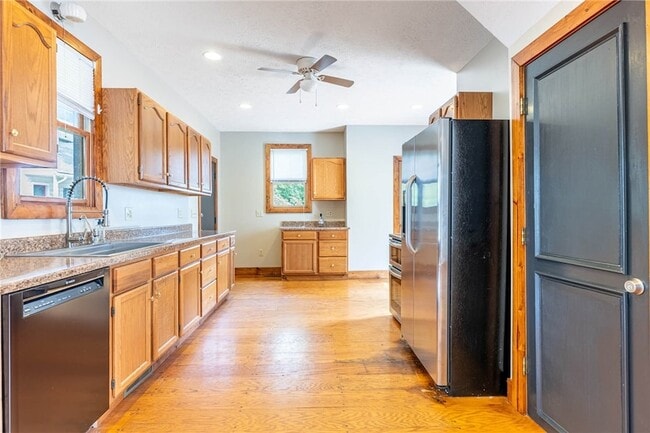 Photo - 244 Quitman St Unit A