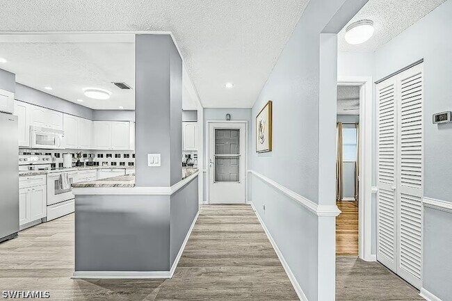 Photo - 600 Valley Stream Dr Unit F8