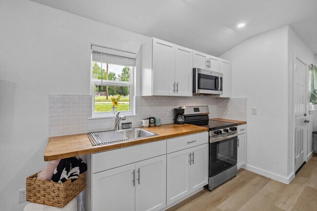 Photo - 403 E Roller Ave Unit SI ID1520950P