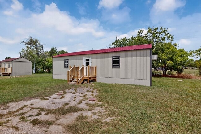 Photo - 1657 E 2nd St