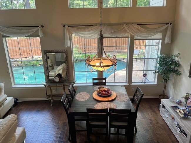 Photo - 3 Candle Pine Pl