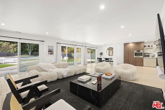 Photo - 9289 Swallow Dr