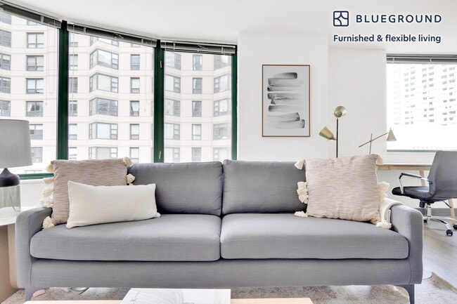 Photo - 420 E Ohio St Unit FL13-ID586