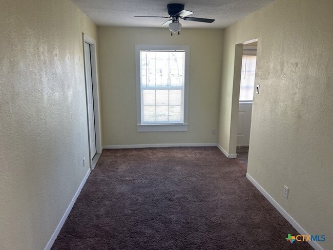 Photo - 515 W Kern Rd