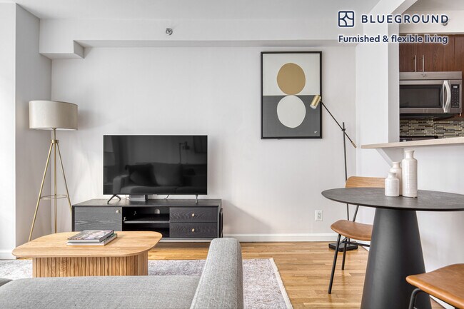 Photo - 120 W 21st St Unit FL4-ID677