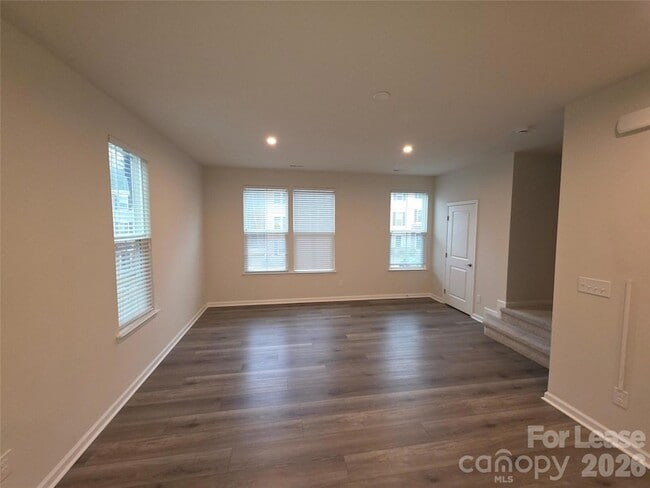 Photo - 3309 Timber Ml Dr