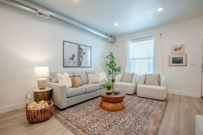 Building Photo - 909 Euclid Ave Unit ID1249912P