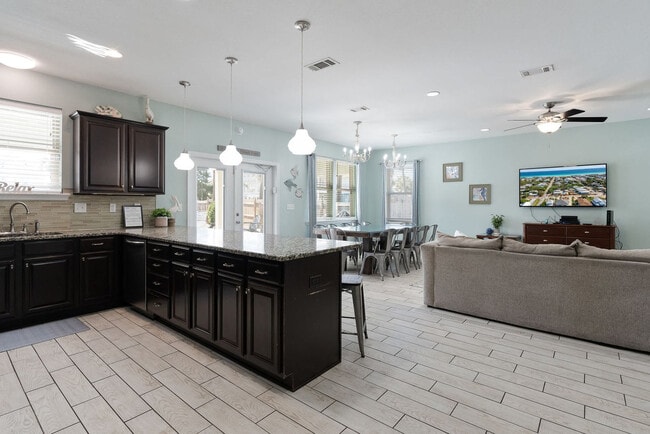 Photo - 94 Dolphin St Unit ID1285918P