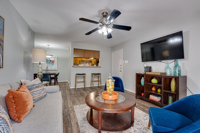 Photo - Southern Oaks