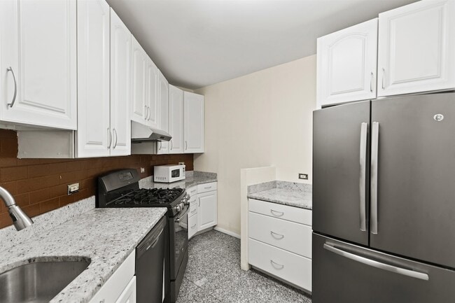 Photo - 7004 JFK Blvd E