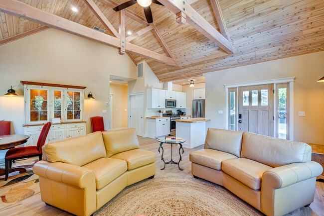 Photo - 5700 Winding Way Unit SI ID1546020P