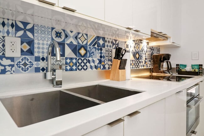 Photo - 250 Collins Ave Unit ID1272082P