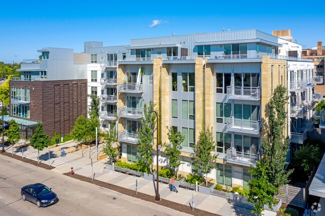 Photo - 1800 Lake Apartments