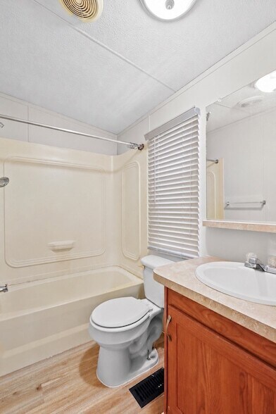 Photo - 22091 Bowden Dr