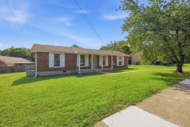 Photo - 305 Becklea Dr
