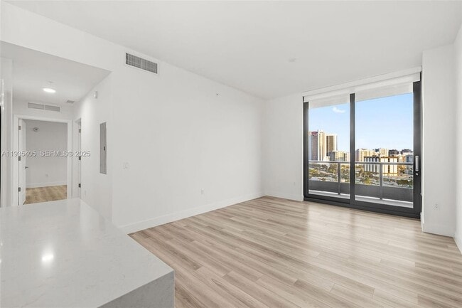 Photo - 101 Diplomat Pkwy Unit 0606