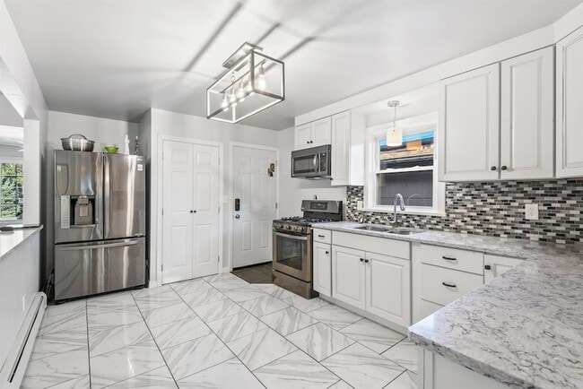 Photo - 290 Randolph Ave