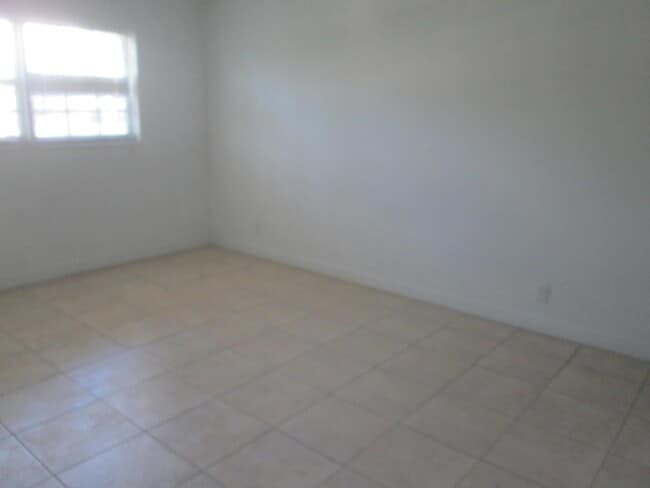 Photo - 405 N Cypress Dr Unit 3
