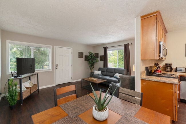 Photo - 617 SE Washington St Unit SI FL1-ID1631620P