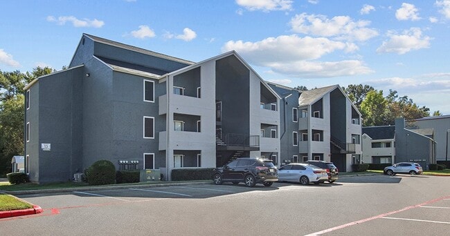 Photo - Hollytree Apartments