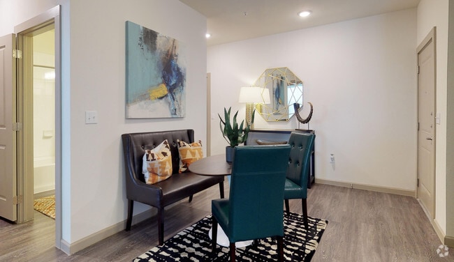 2BR-2BA The Retreat - 22 North