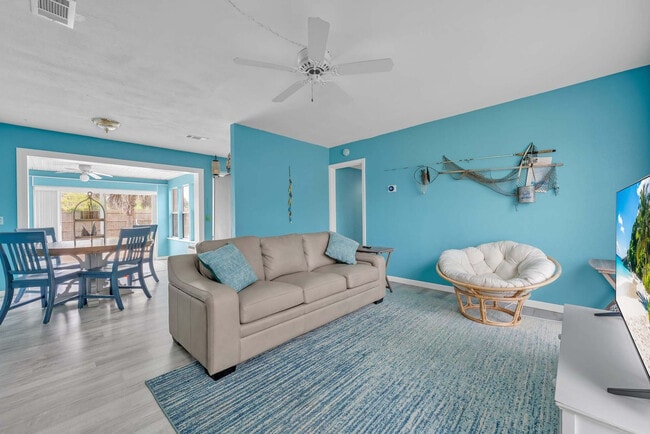 Building Photo - 4 Adkinson Dr Unit SI ID1585621P