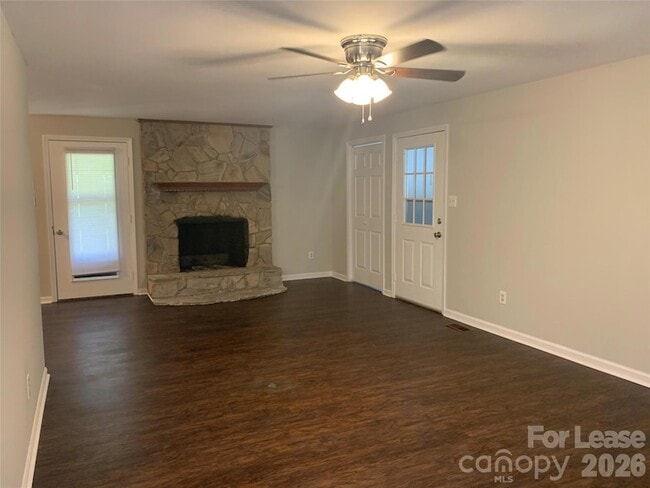 Photo - 2995 Wonderland Ln