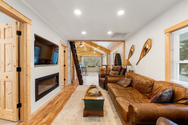 Photo - 306 Waverly St Unit ID1244943P