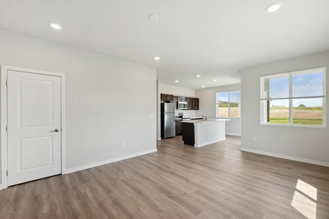 1 BR Diana - Living Room - Fountain Terrace