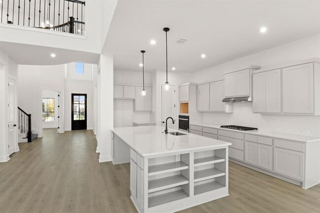 Building Photo - 373 Hollister Dr