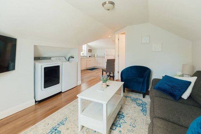 Photo - 905 Hill St Unit ID1397964P