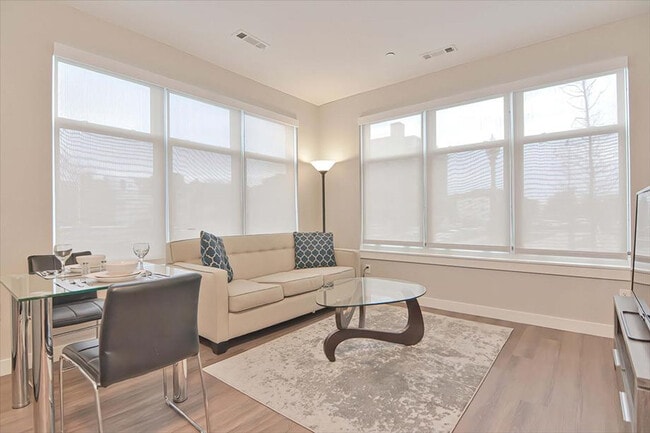Building Photo - 40 E Pier Dr Unit SI ID1039832P