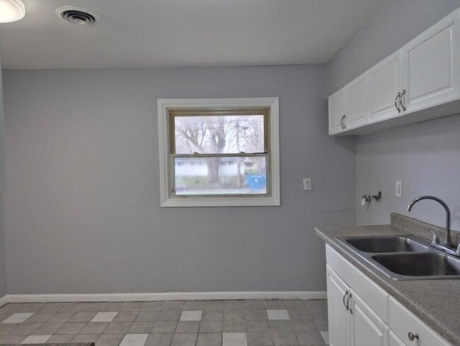 Photo - 3326 Delaware St