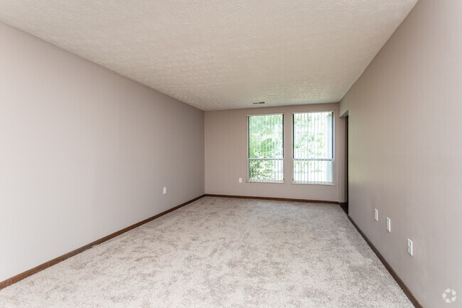 2BR, 1.5BA - 1,052 SF - HIBERNIA