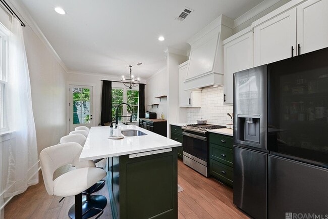Photo - 422 St Thomas Ln