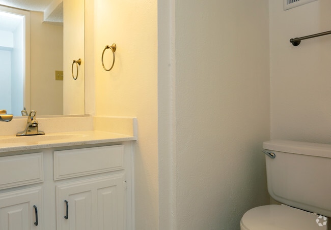 1BR,1.5BA-A2 - Lakehill Townhomes