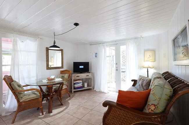 Building Photo - 5310 Avenida Navarra Unit SI ID1629374P