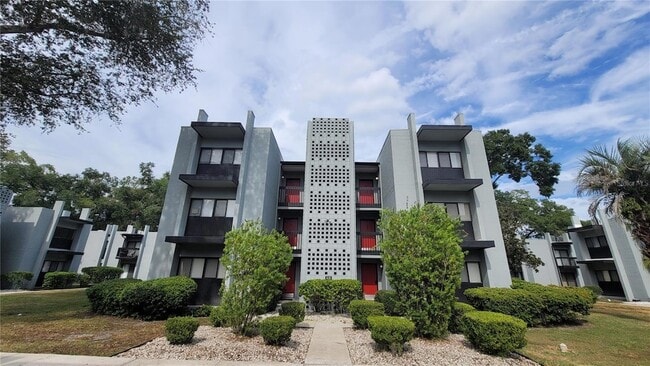 Building Photo - 415 NW 39th Rd Unit E