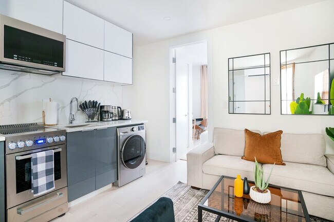 Photo - 515 W 48th St Unit ID1022018P