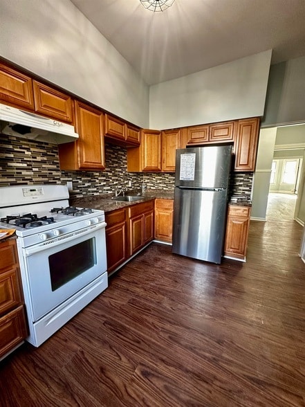 Photo - 164 Grant Ave