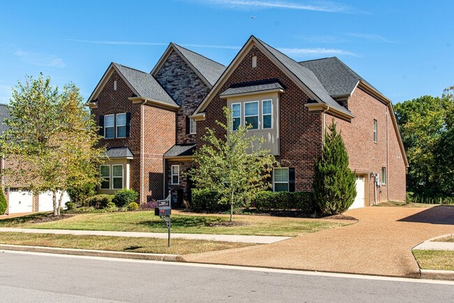 Photo - 9810 Glenmore Ln