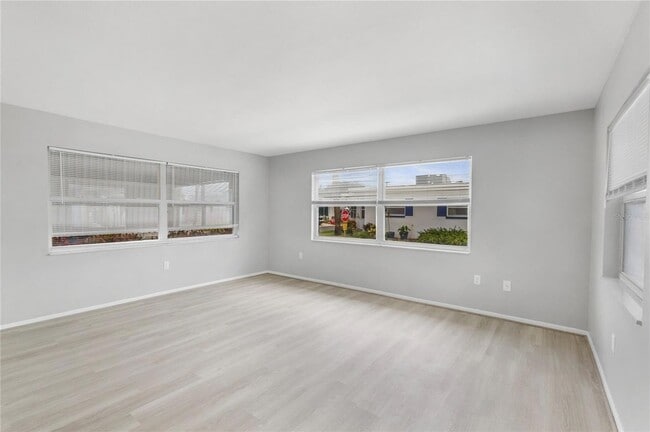 Photo - 250 Rosery Rd NW