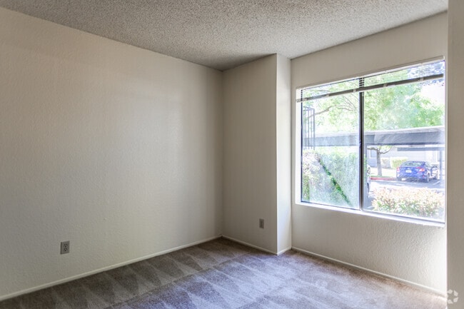 2BR, 1BA - ASHFORD PARK