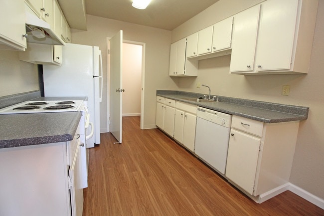 Photo - River Cove Apartments