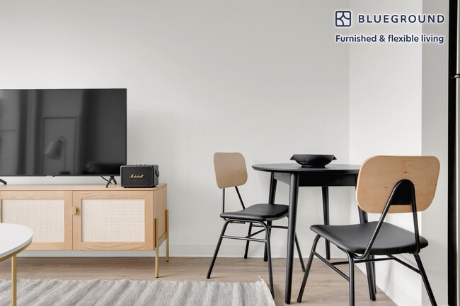 Photo - 808 W Van Buren St Unit SI FL7-ID539