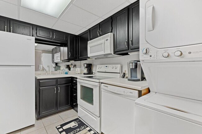 Photo - 3215 N River Rd Unit ID1266990P